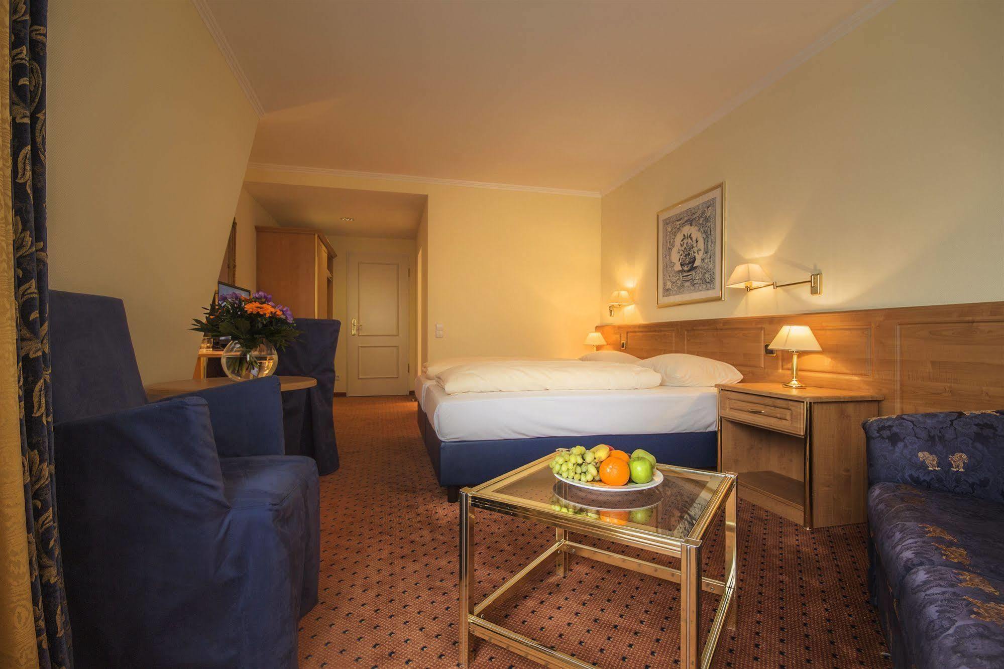 Awa 4* Munich